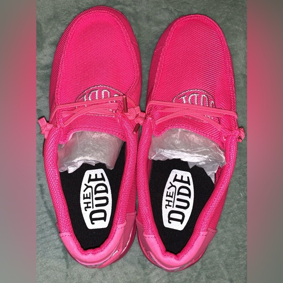 Women’s Hey dudes, Electric pink size 8/8.5 - Picture 7 of 8